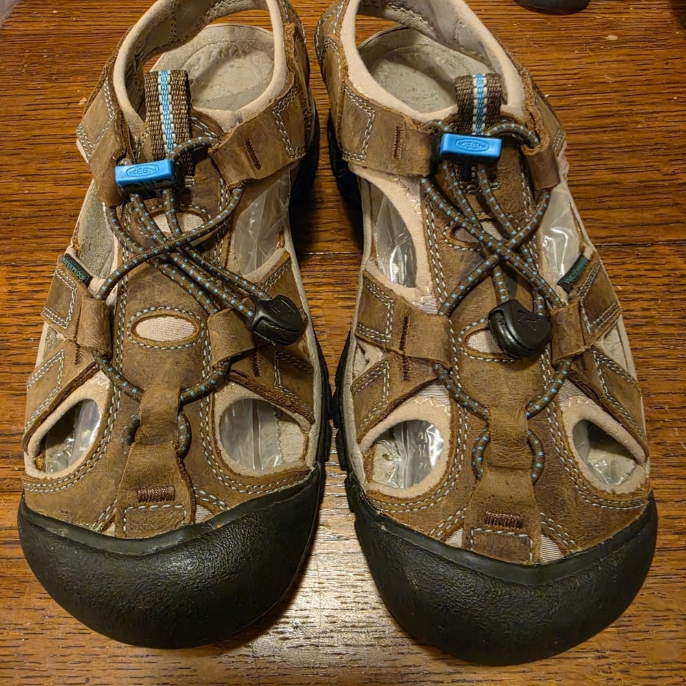 Keen Venice Sandals  Women's Size 7.5 Leather Outdoors Hiking Beach Travel